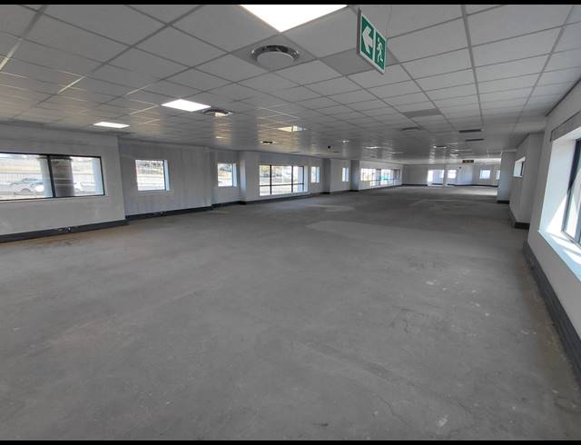 3,689M² OFFICE TO LET IN VORNA VALLEY